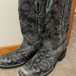 Corral boots
